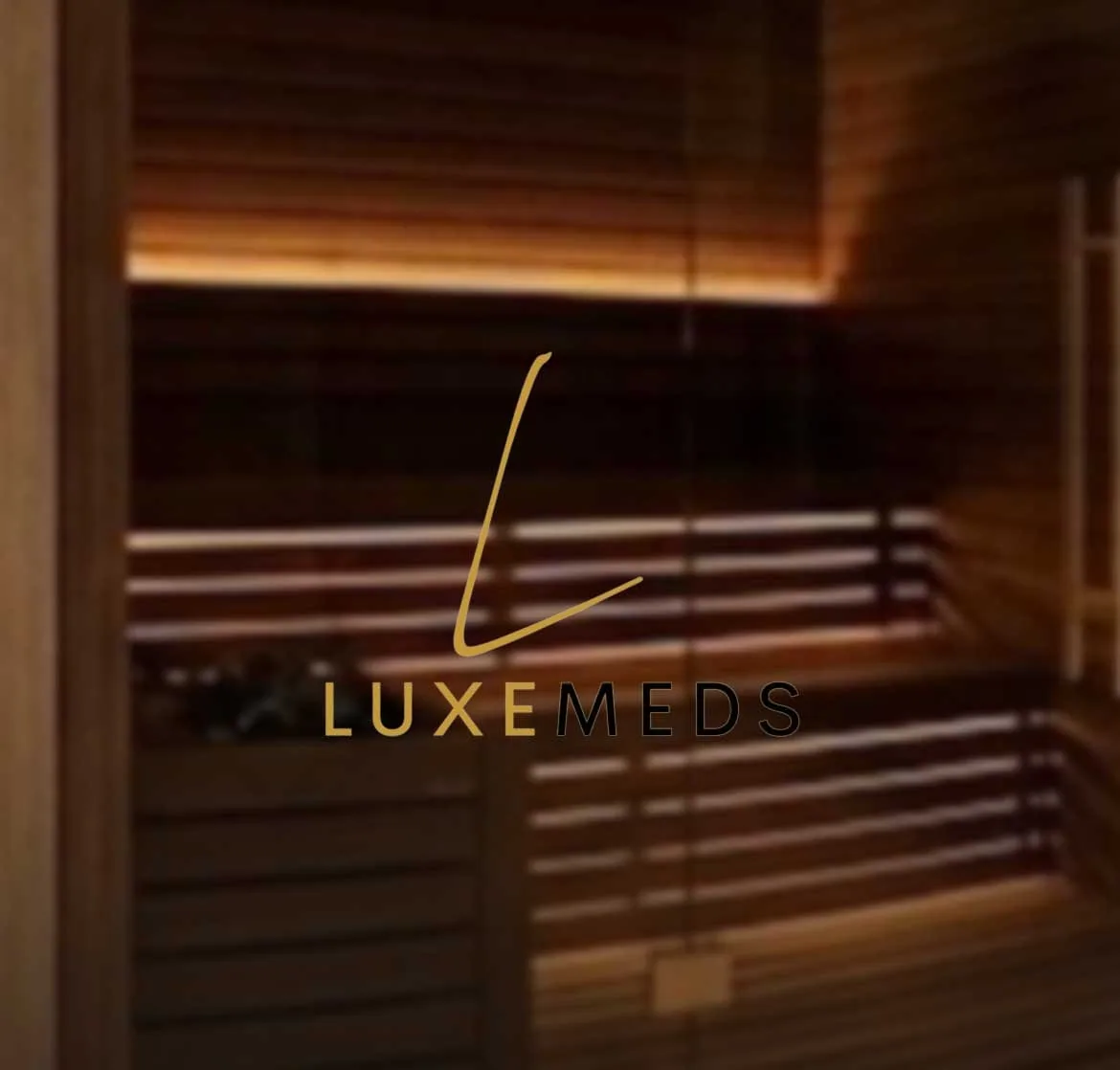 LUXEMEDS homepage with product vial hero and chat concierge